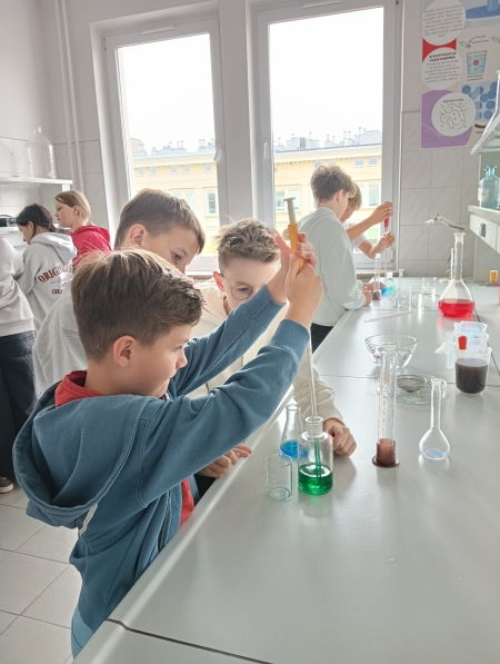 Pierwsze zajęcia koła interdyscyplinarnego Młodzi Odkrywcy za nami.