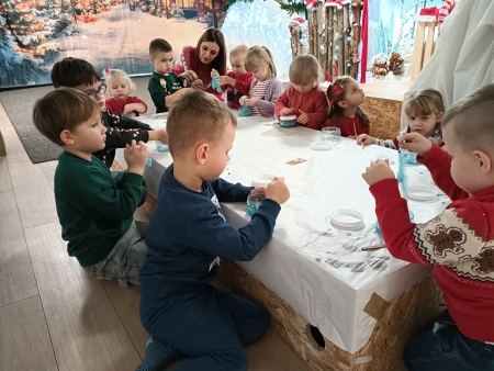„Lodowa Kraina'' w Warsztatolandii – świąteczna wycieczka 3/4-latków